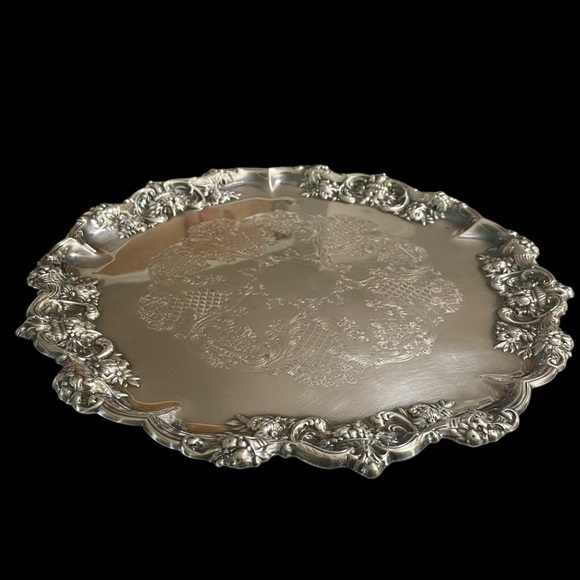 Vintage Briarcliff By
Oneida Silver
Plate 12" Round - Picture 3 of 13